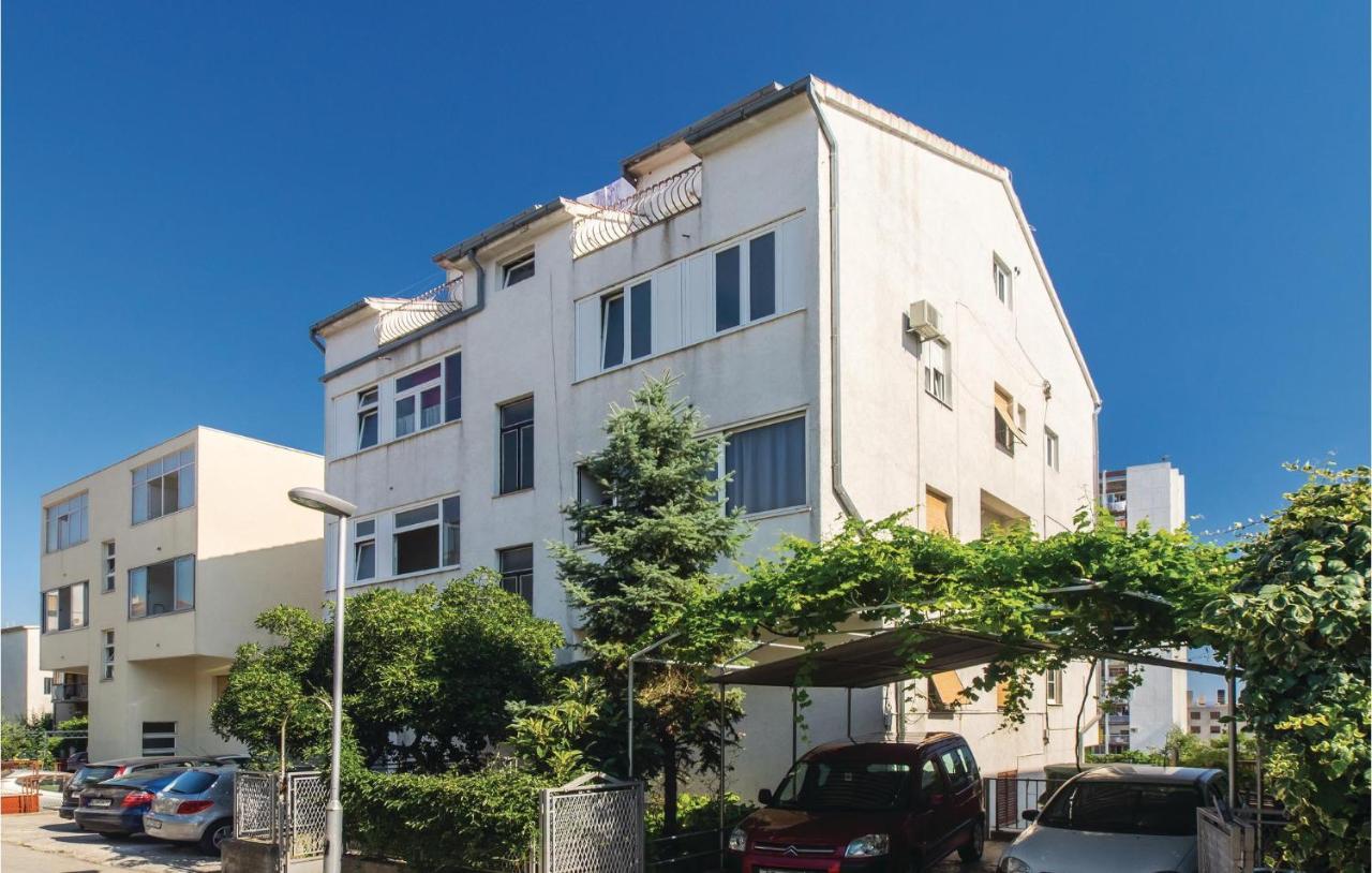 Cozy Apartment In Split With Kitchenette Ngoại thất bức ảnh