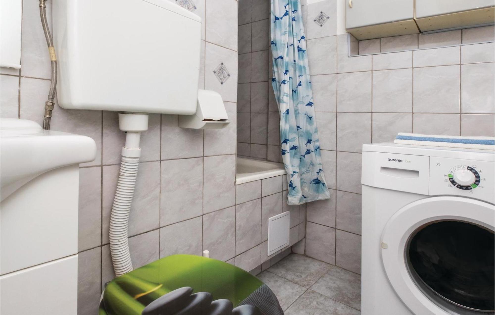 Cozy Apartment In Split With Kitchenette Ngoại thất bức ảnh