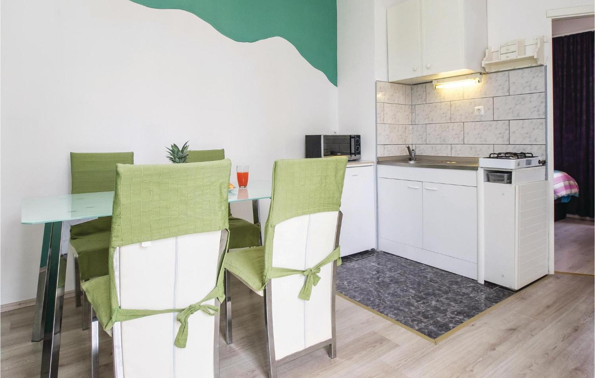 Cozy Apartment In Split With Kitchenette Ngoại thất bức ảnh