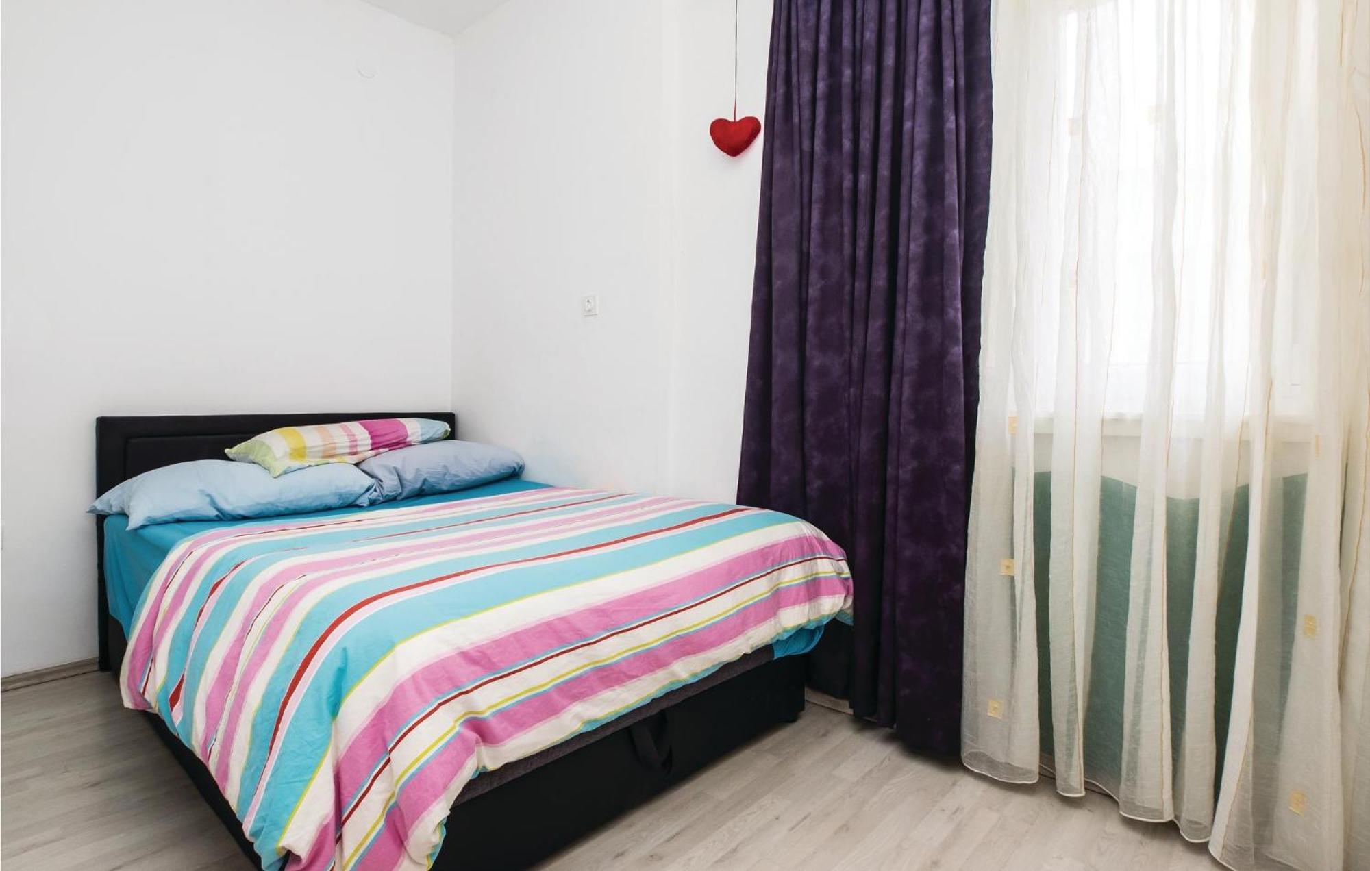 Cozy Apartment In Split With Kitchenette Ngoại thất bức ảnh